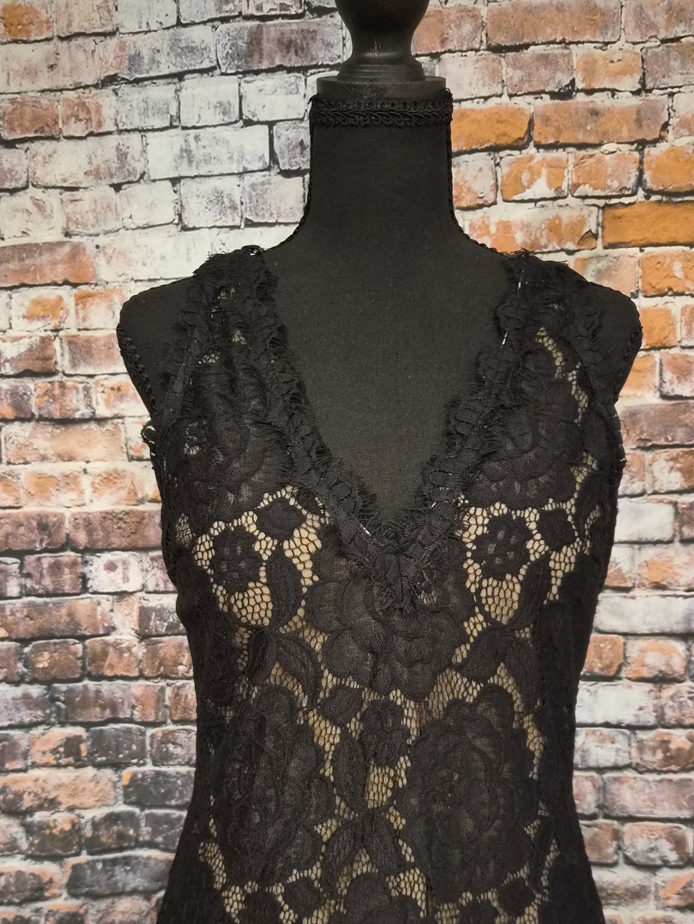 Betsy & Adam Sz 12 Black Lace V-Neck Formal - Picture 2 of 11